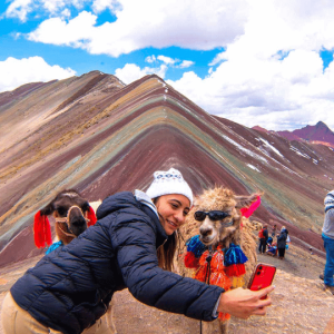 La impresionante Montaña de 7 Colores en Cusco.